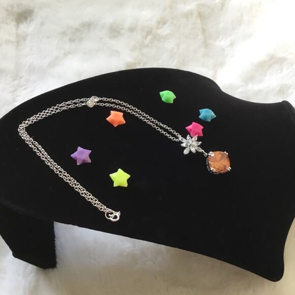 Yellow Crystal with Flower Interlocking Necklace - Picture 5 of 6